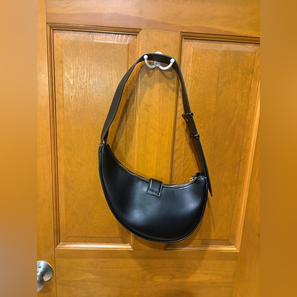 Madison West Women’s Crescent Shaped Saddle Shoulder Bag Black - Picture 5 of 8